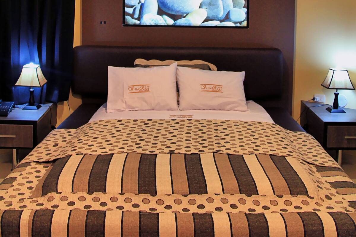 In-room safe, free WiFi