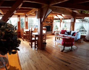 Lobby lounge - Casa del Lago Villa La Angostura (Villa La Angostura)