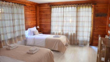 Minibar, in-room safe, desk, iron/ironing board