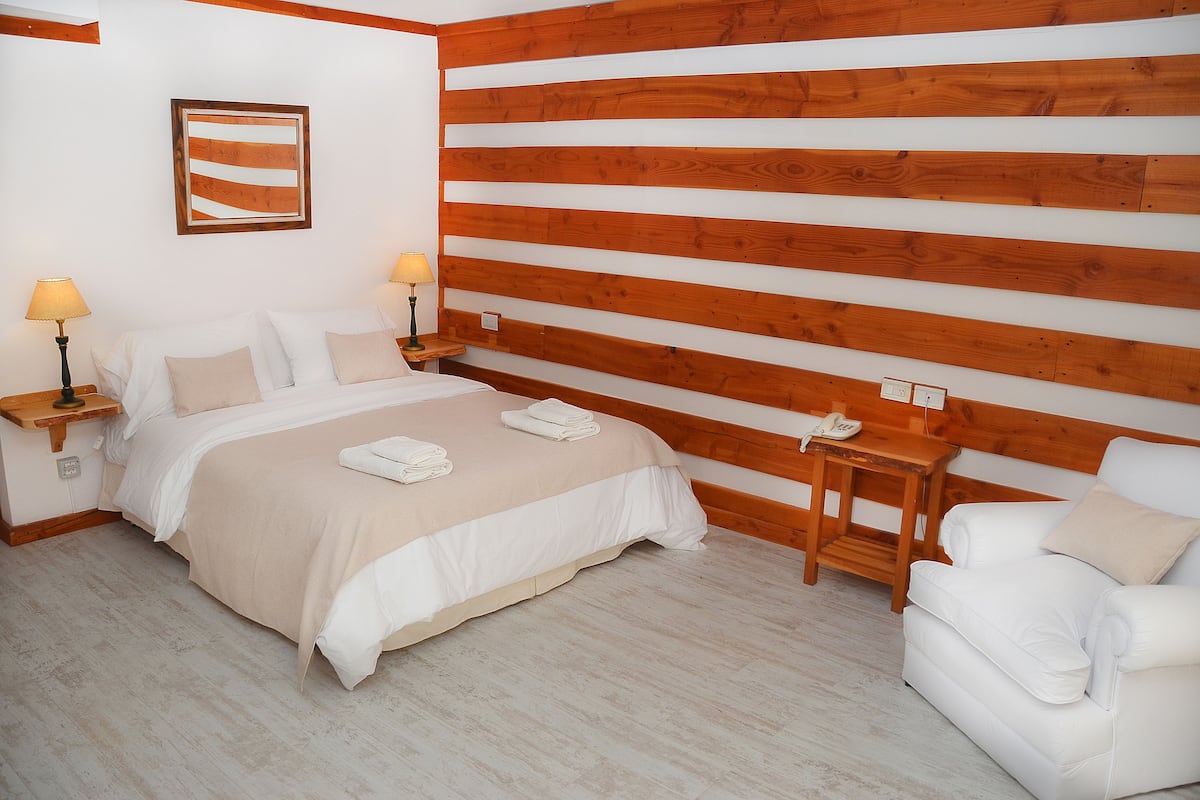 Chambre Double Supérieure, vue partielle sur le lac