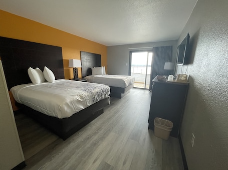 Escritorio, wifi gratis y ropa de cama . D'Arbonne Lake Motel