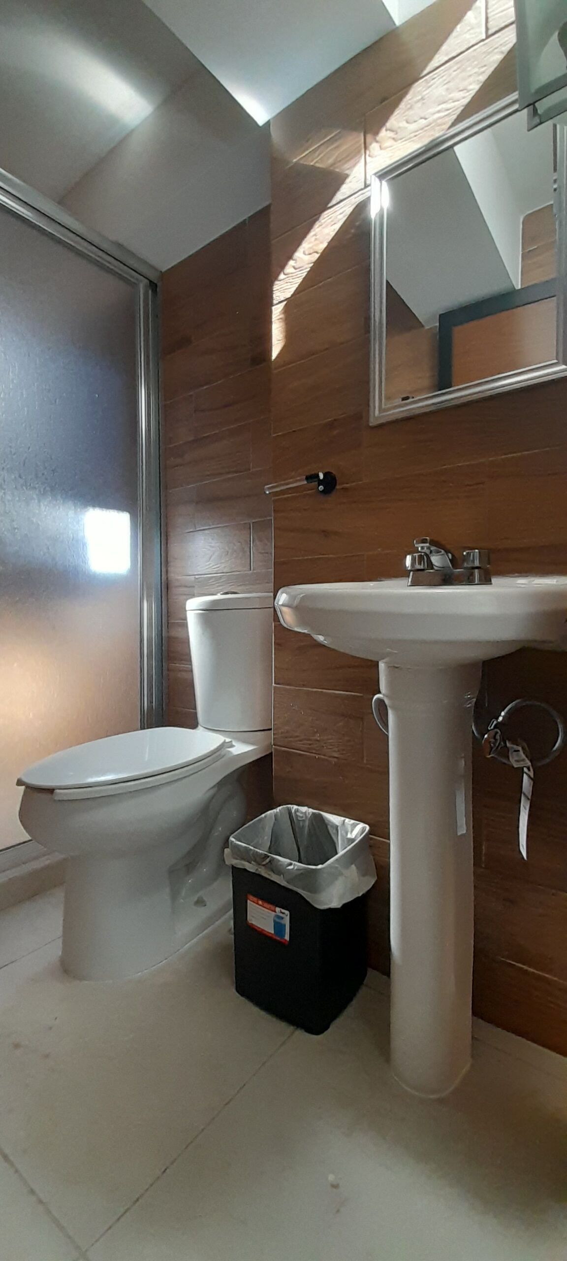 basic room, 1 double bed | bathroom | shower, free toiletries, hair dryer, towels