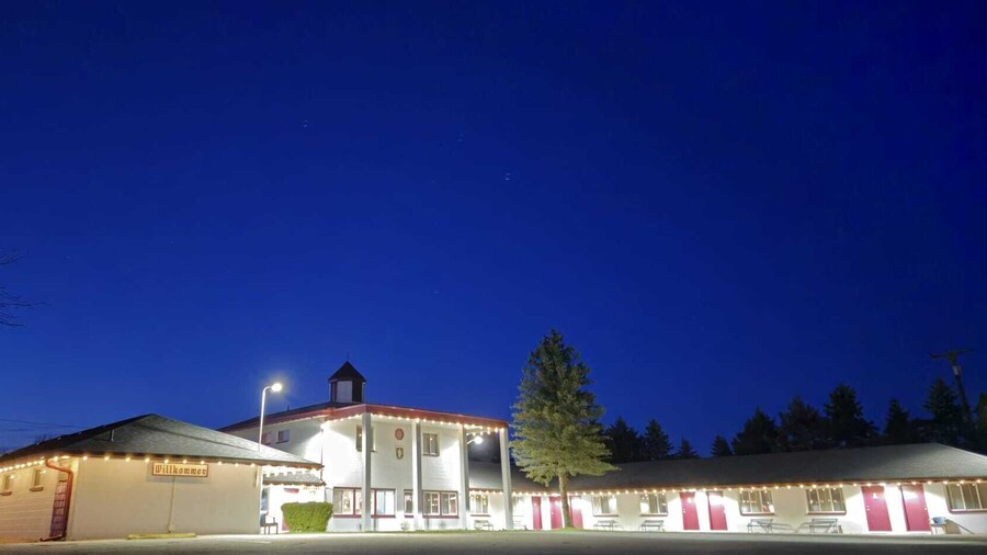 Heidelberg Motel by Capital O Bridgeport Frankenmuth MI Dixie HWY
