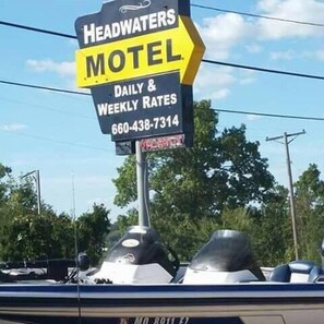 Front of property - Headwaters Motel (Warsaw)