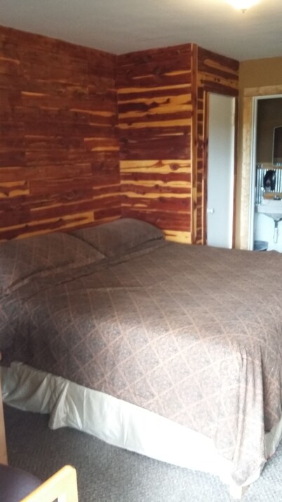 Headwaters Motel