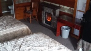 Cabin, 2 Double Beds | Desk, WiFi (free), bed sheets - Headwaters Motel (Warsaw)