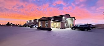 Clarion Hometown Inn