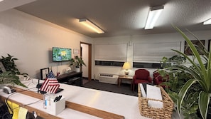 Lobby sitting area - Clarion Hometown Inn (Clarion)