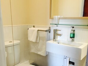 Twin kamer, en-suite badkamer | Badkamer