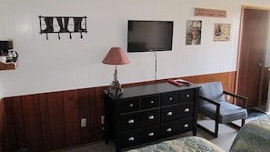 Room, 2 Double Beds | Free WiFi - Drake Motel (Blackduck)