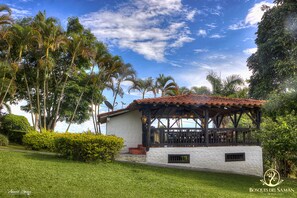 Bar (in der Unterkunft)