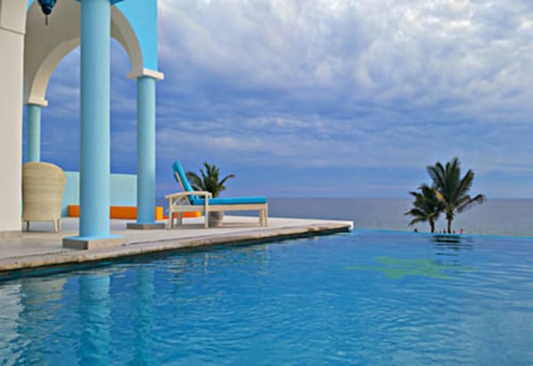 Outdoor pool, open 9:00 AM to 10:00 PM, pool umbrellas, sun loungers - Villa Star of the Sea - Adults Only (Isla Navidad)