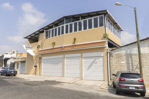 Fachada de la propiedad