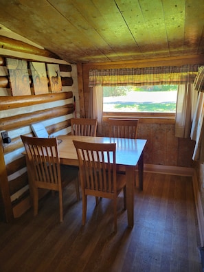 Moose Lodge (Pet Friendly) | Private kitchen - Chinook Cabins & RV Park (South Fork)