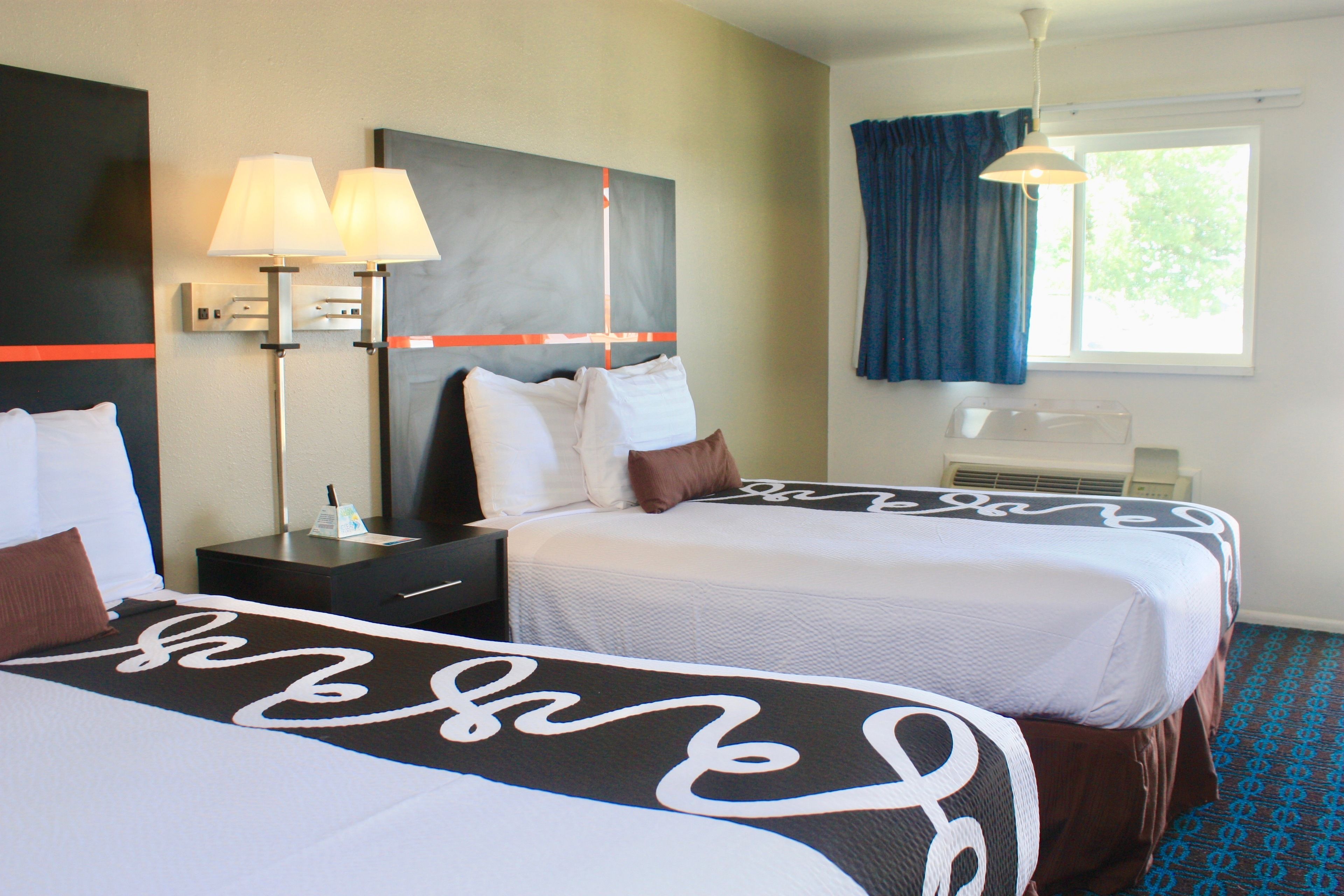 double room | free wifi, bed sheets