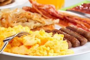 Tägliches inbegriffenes kontinentales Frühstück
