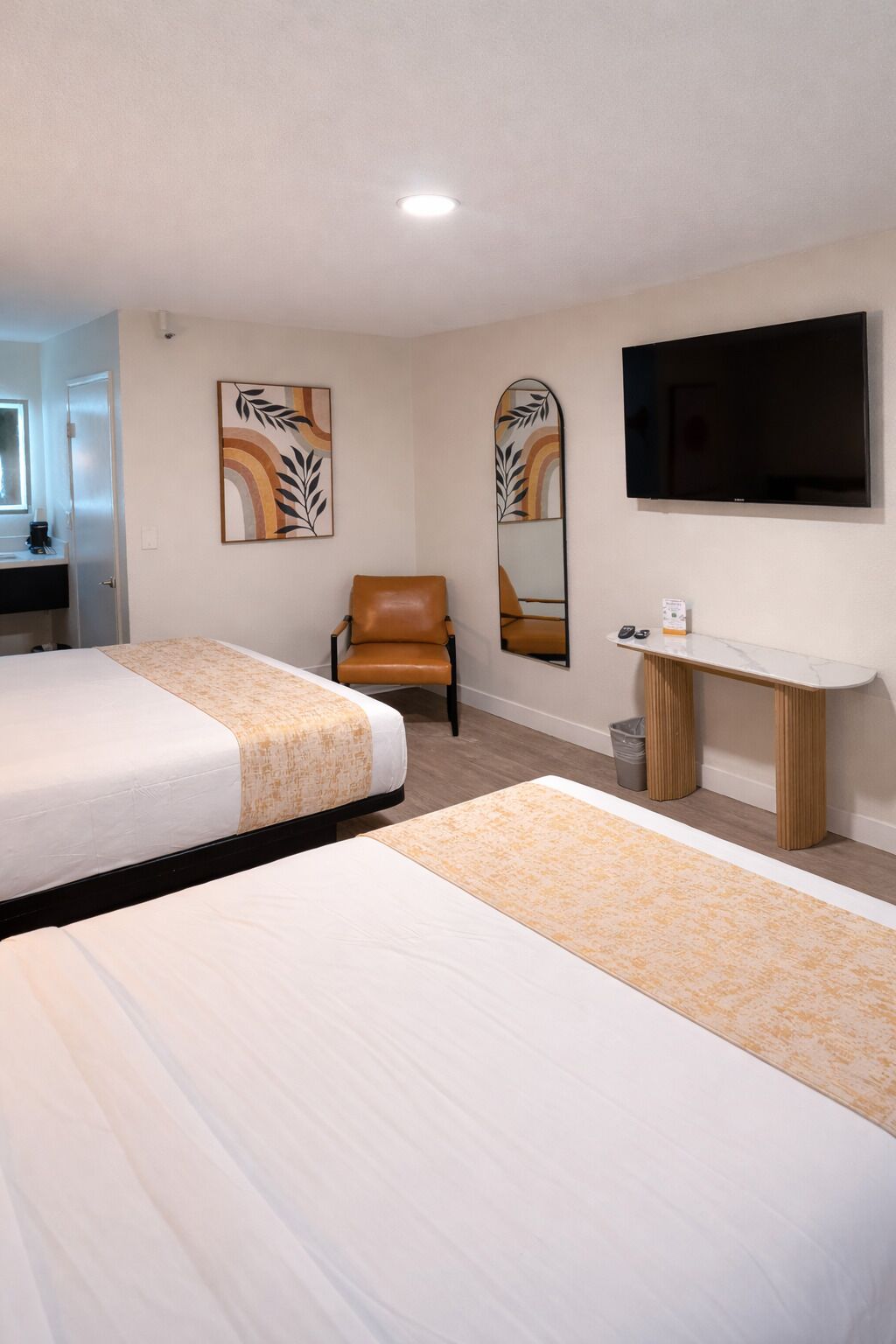 1 dormitorio, escritorio, tabla de planchar con plancha y wifi gratis