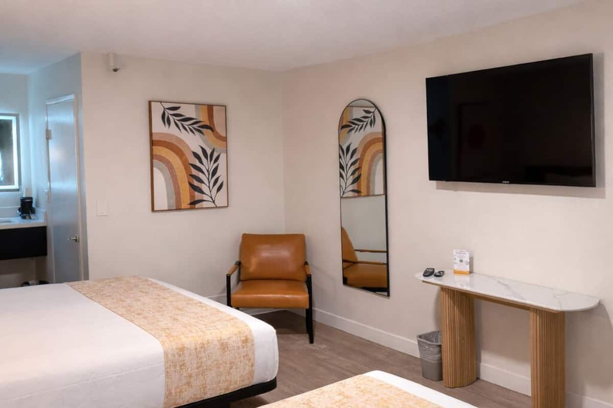 1 dormitorio, escritorio, tabla de planchar con plancha y wifi gratis