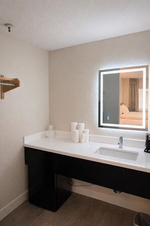 1 dormitorio, escritorio, tabla de planchar con plancha y wifi gratis