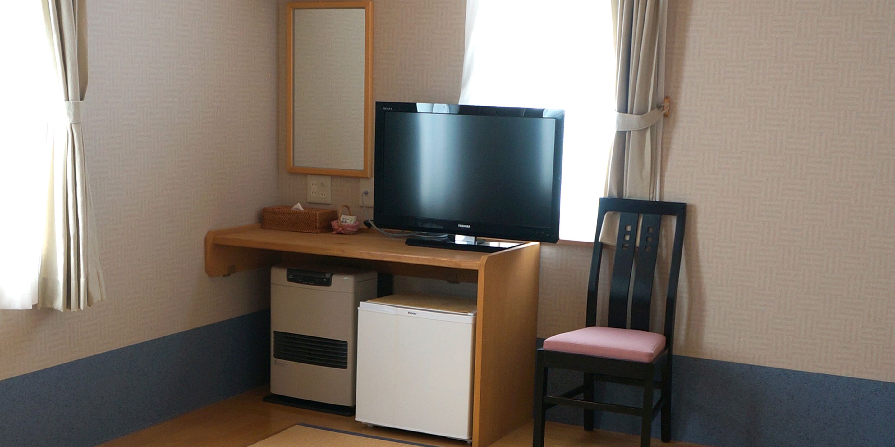 run of the house | 1 bedroom, free wifi, bed sheets