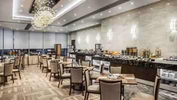 Daily buffet breakfast (HKD 218 per person)