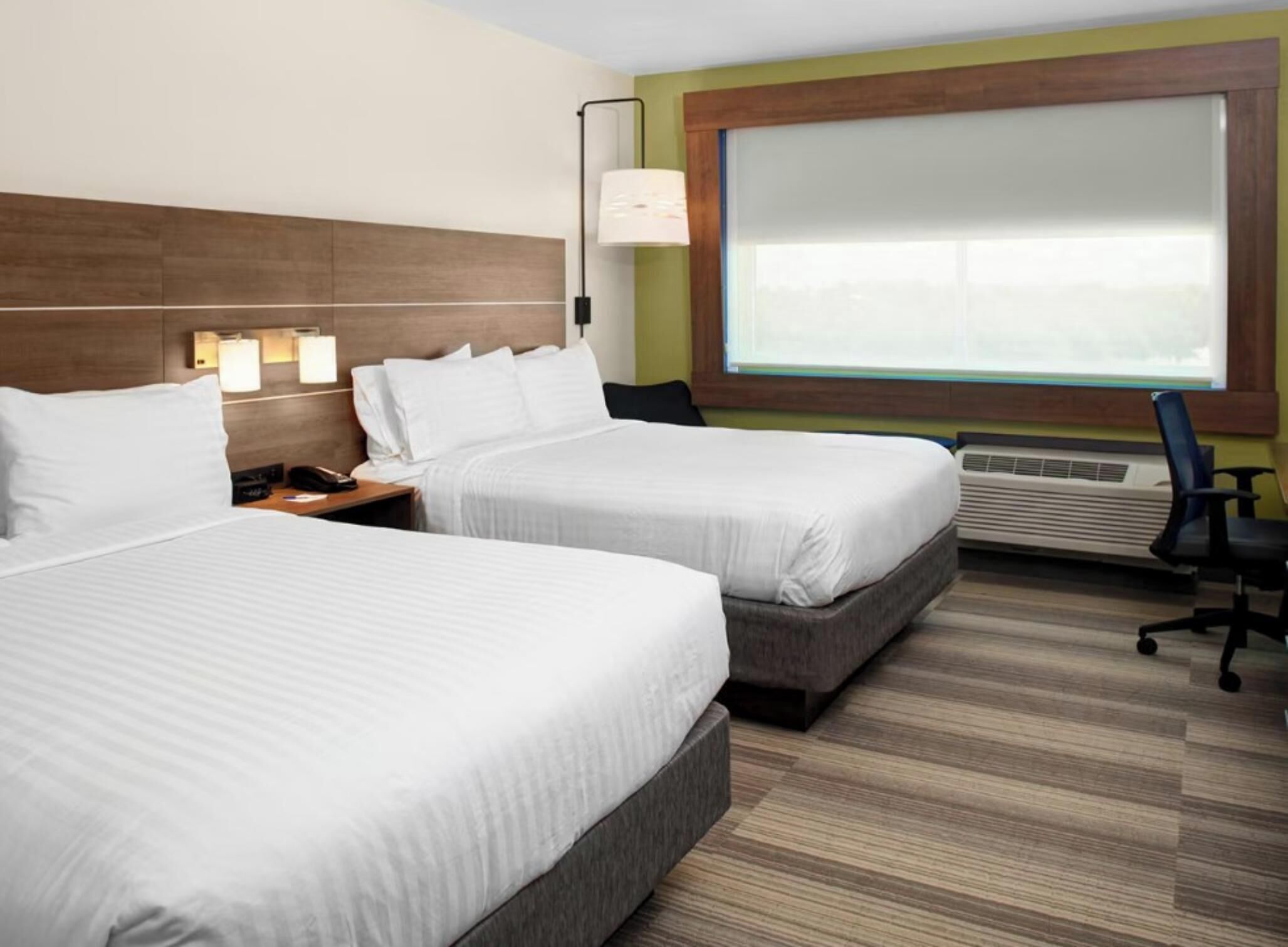 Premium bedding, in-room safe, desk, blackout curtains
