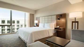 Premium bedding, in-room safe, desk, laptop workspace