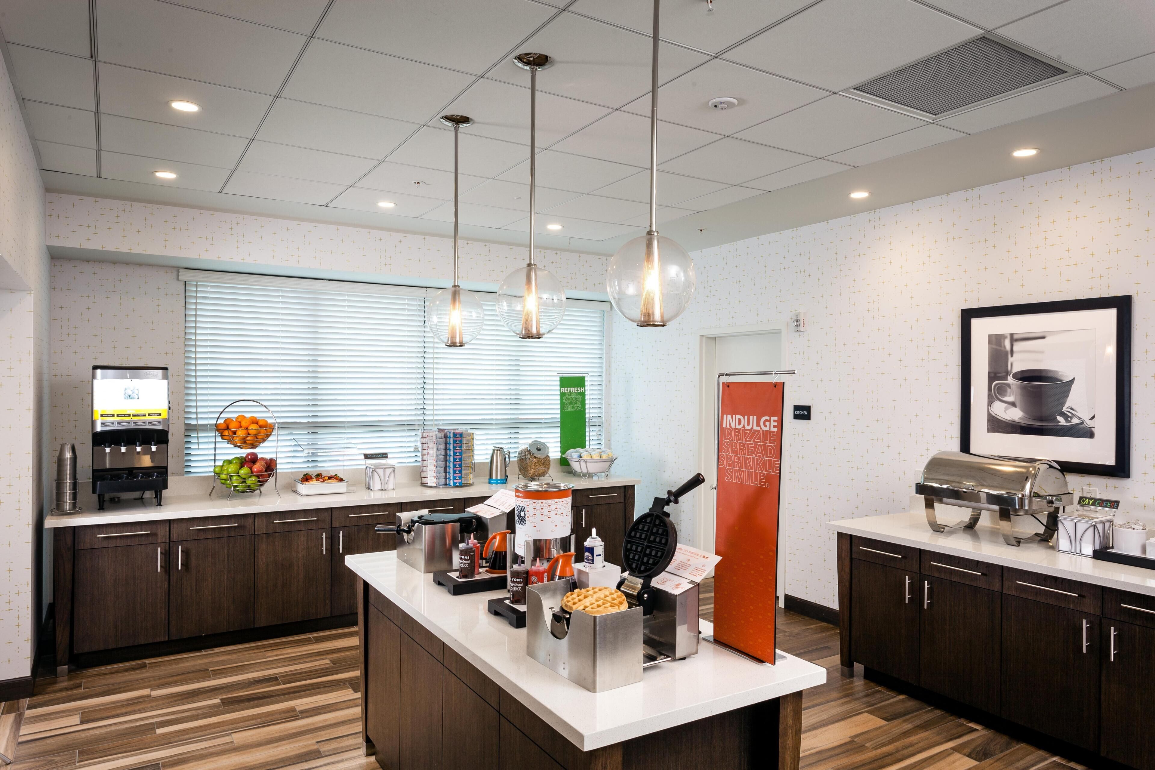 Photo - Hampton Inn & Suites by Hilton Seattle/Northgate