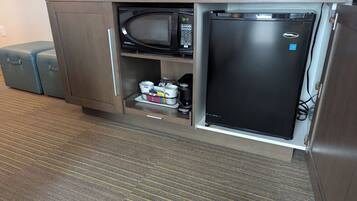 In-room safe, desk, laptop workspace, iron/ironing board