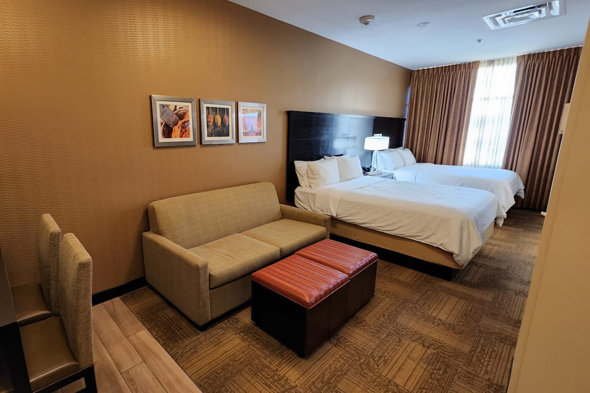1 bedroom, Egyptian cotton sheets, premium bedding, pillow-top beds