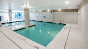 Indoor pool, sun loungers