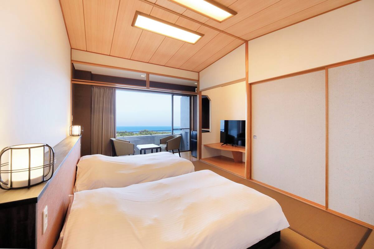Japanese Western Twin Room (2 Beds + 1 Japanese Futon), Ocean View | Premium bedding, down comforters, in-room safe, WiFi (free)