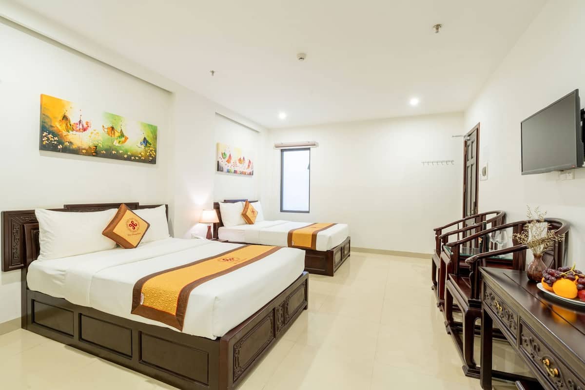 Bộ đồ giường kháng dị ứng, minibar, bàn 