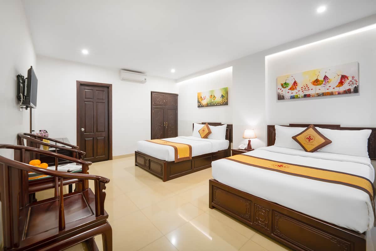 Phòng 2 giường đơn Superior | Bộ đồ giường kháng dị ứng, minibar, bàn 