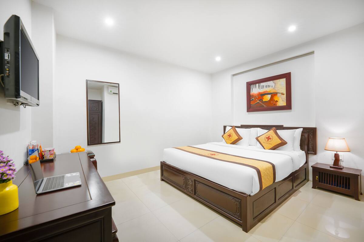 Phòng đôi Superior | Bộ đồ giường kháng dị ứng, minibar, bàn 