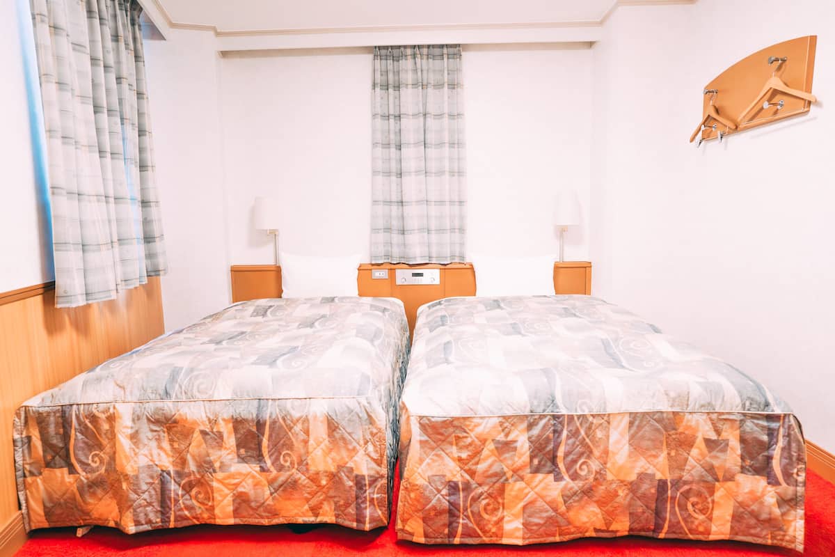 Twin Room, Non Smoking, Shared Bathroom