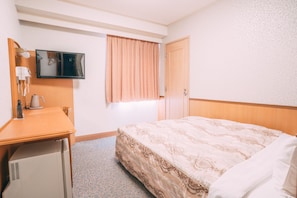 1 bedroom, blackout drapes, iron/ironing board, free WiFi