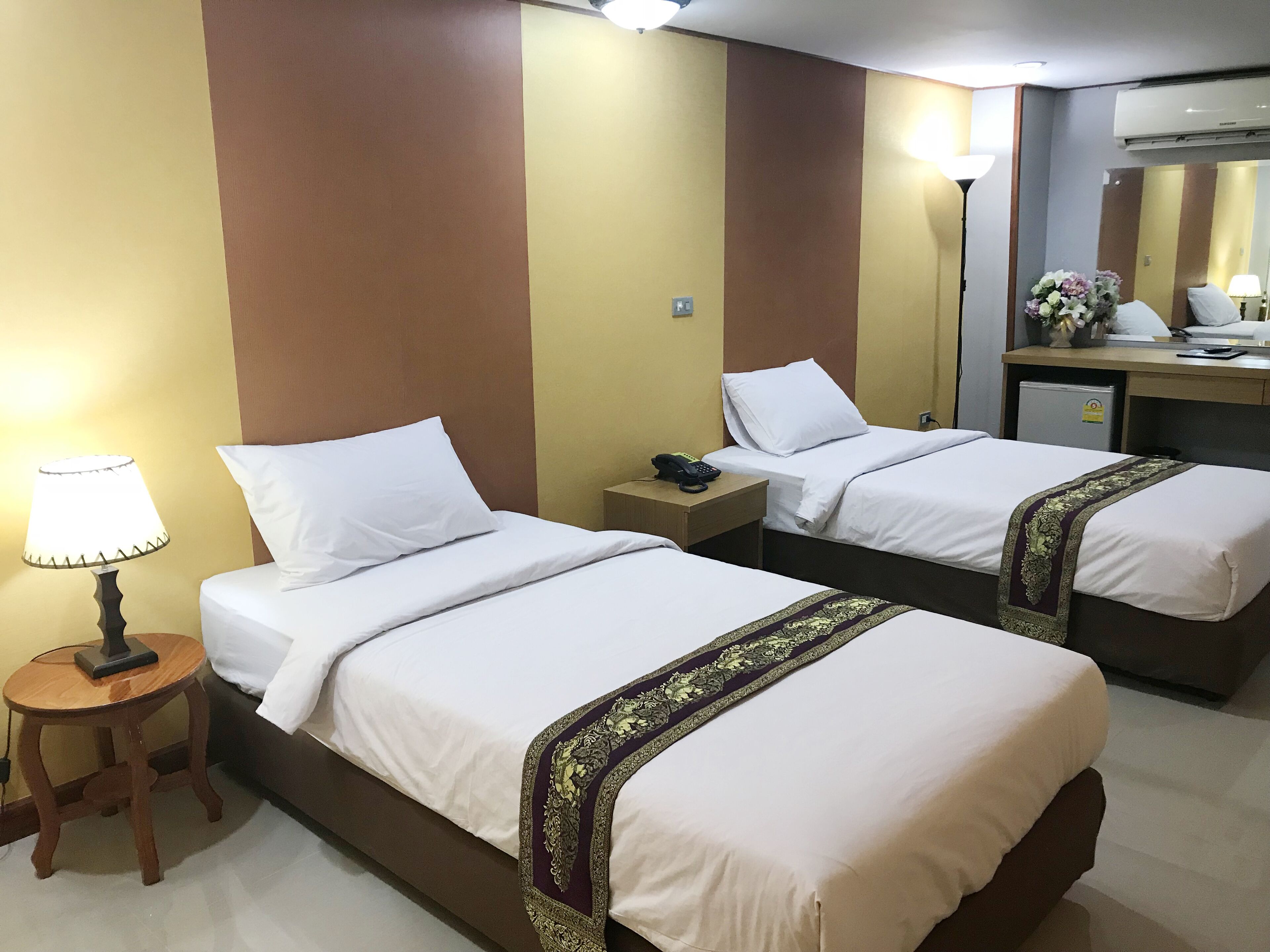 Junior Suite Twin Bed | In-room safe, desk, rollaway beds, free WiFi