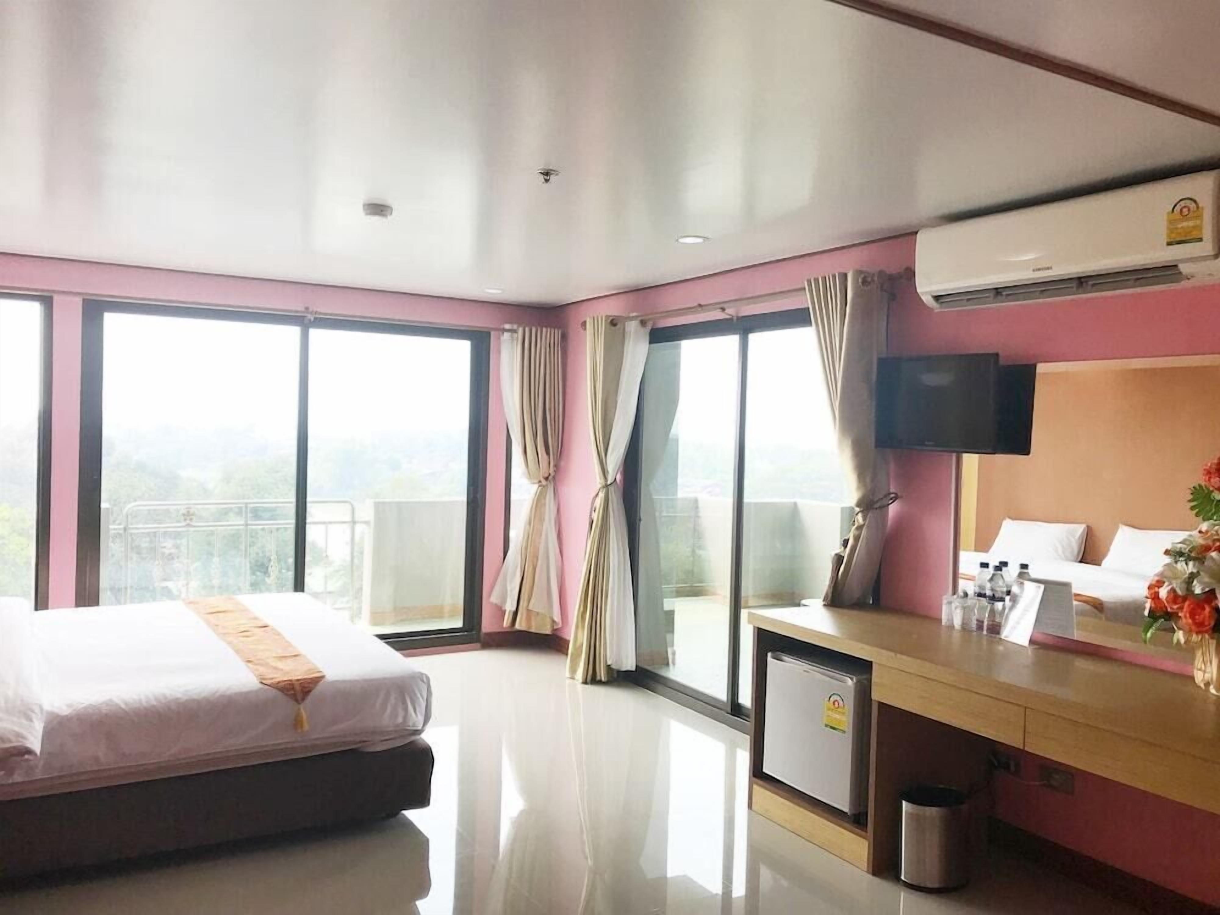 In-room safe, desk, rollaway beds, free WiFi
