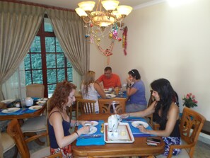 Daily continental breakfast for a fee - King of Kandy Hotel (Kandy)