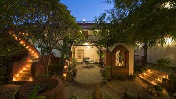 Enceinte de lâhĂ©bergement