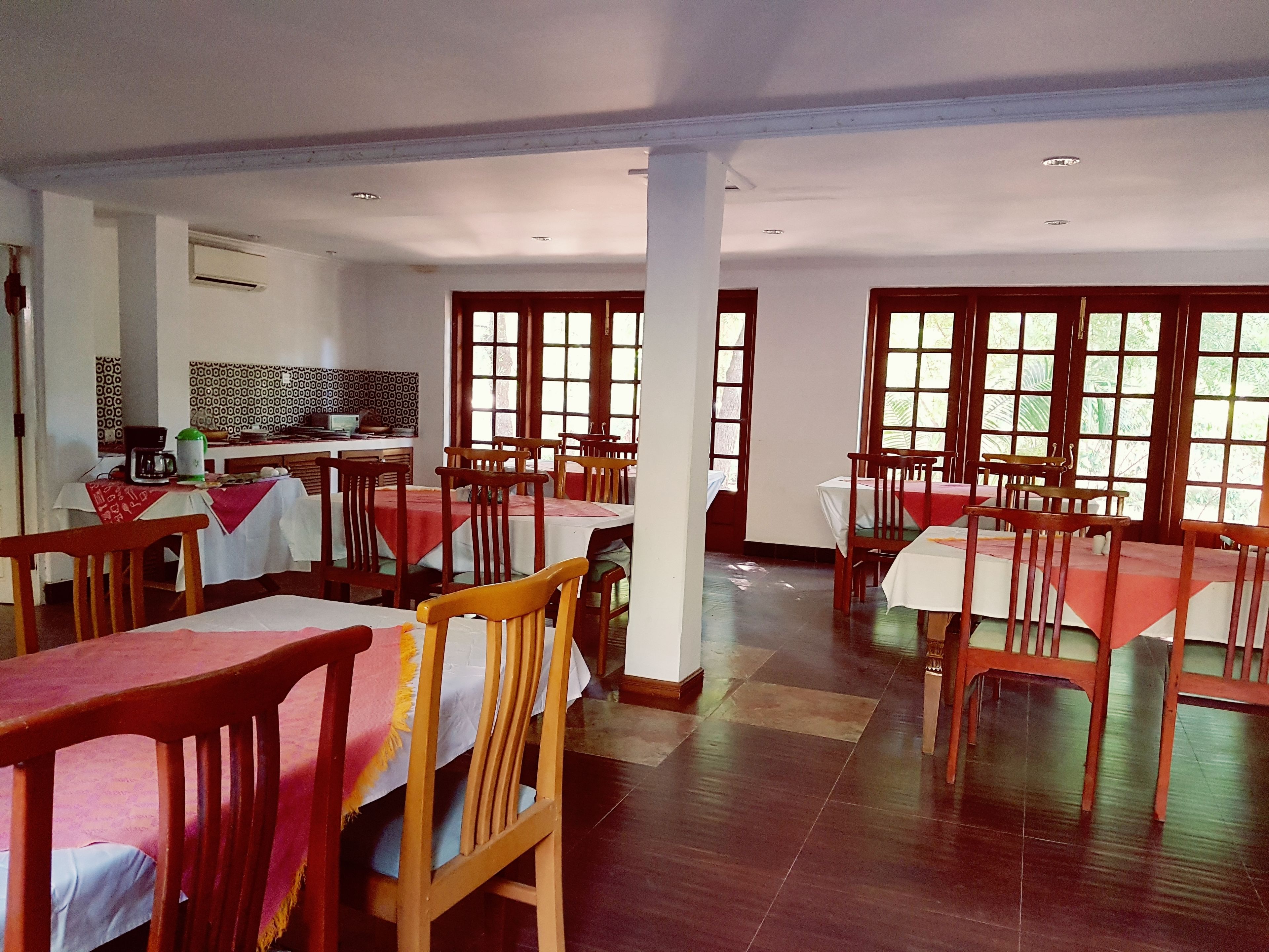 free continental breakfast