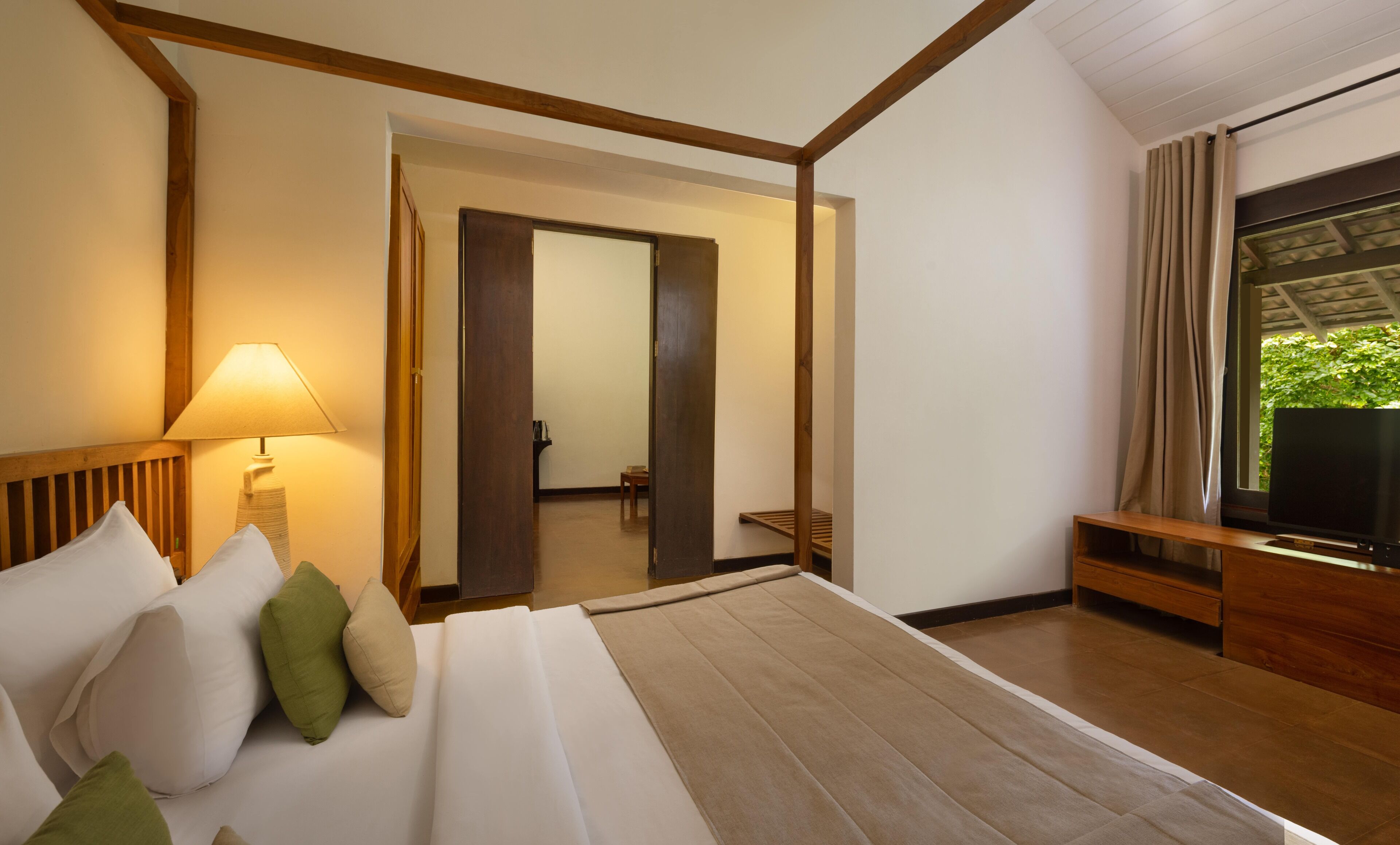 suite room | minibar, in-room safe, desk, laptop workspace