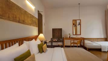 Deluxe Room with Bathtub