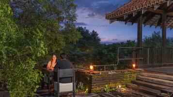 2 Restaurants, Frühstück, Mittagessen, Abendessen, internationale Küche