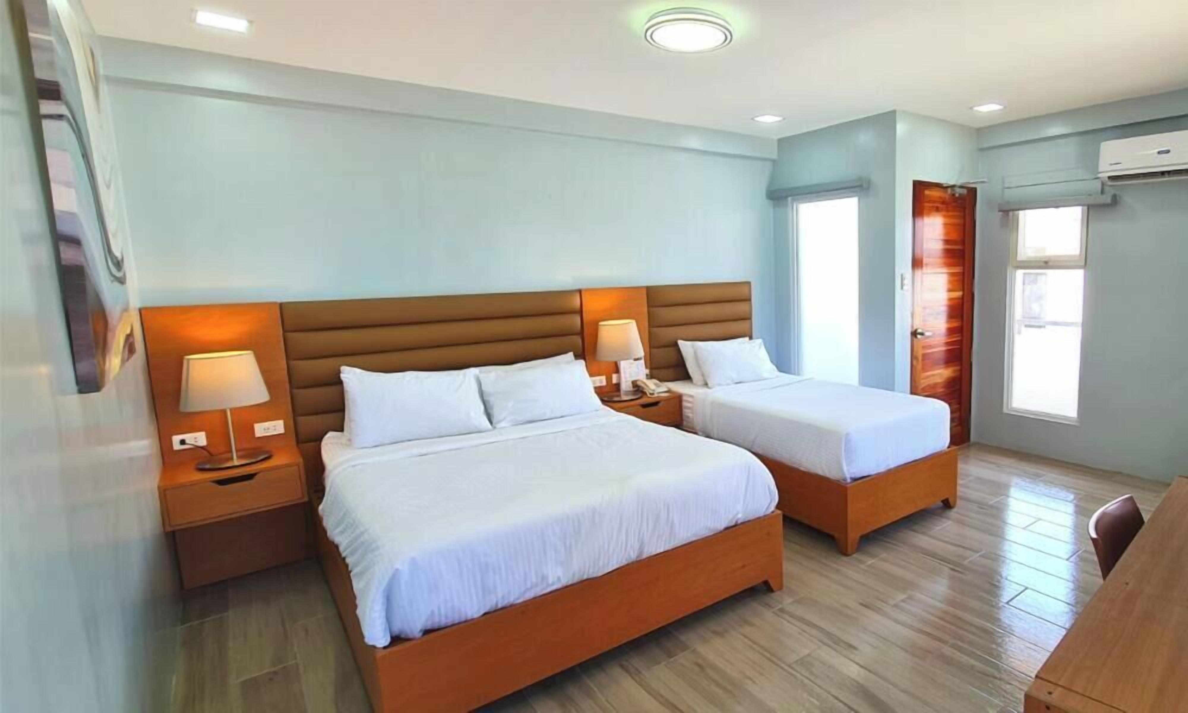 Superior Triple Room, 1 Bedroom | Bed sheets
