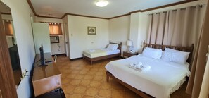 غرفة ثلاثية - عدة أسرّة