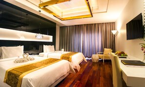 Minibar, in-room safe, desk, blackout curtains - Grand Sokhalay Hotel (Siem Reap)