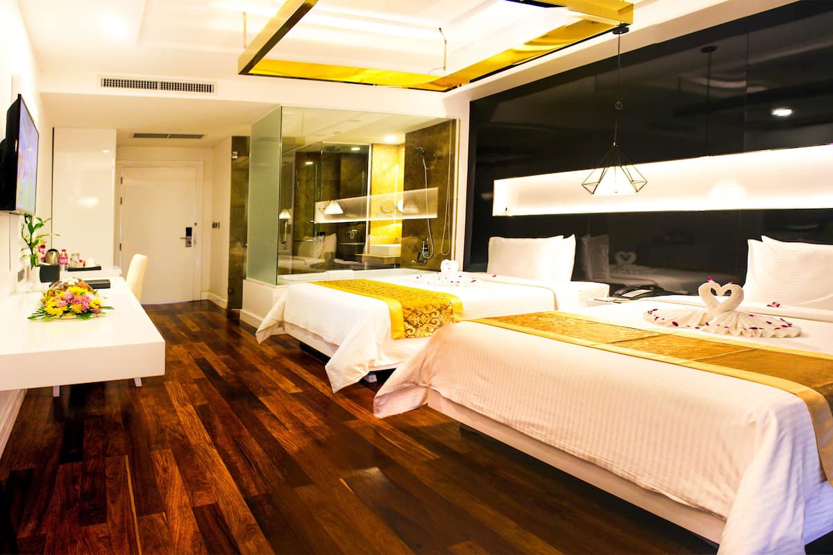 Minibar, in-room safe, desk, blackout curtains