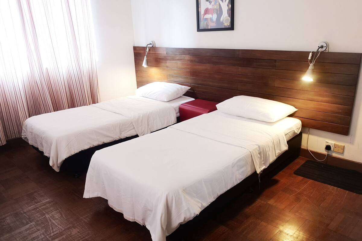 Kamar Twin Standar | Wi-Fi gratis dan seprai linen